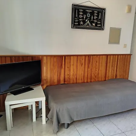 Villa T2 En Rez De Chaussee Avec Terrasse - 5 Couchages - 5riche23