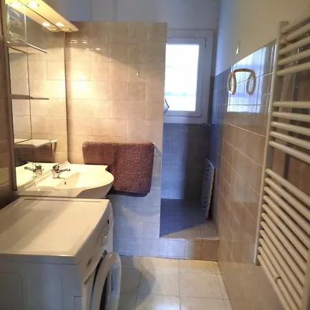 Villa T2 En Rez De Chaussee Avec Terrasse - 5 Couchages - 5riche23 *